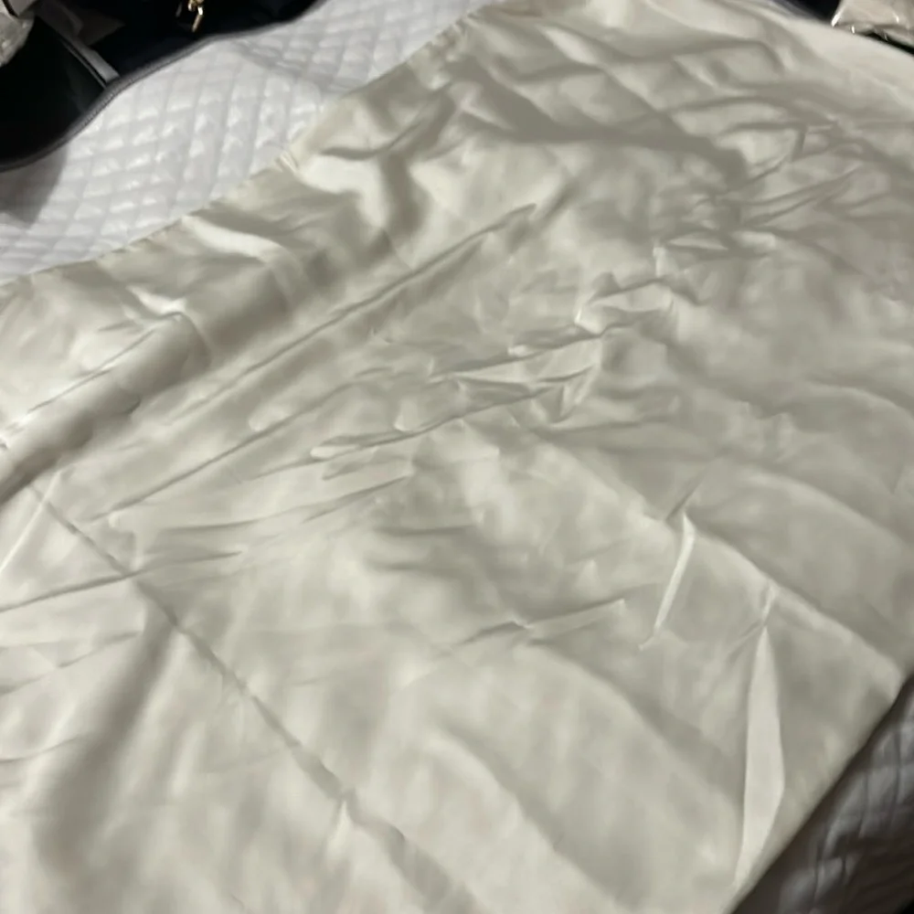 Ivory 20”x30” 100% silk pillowcase